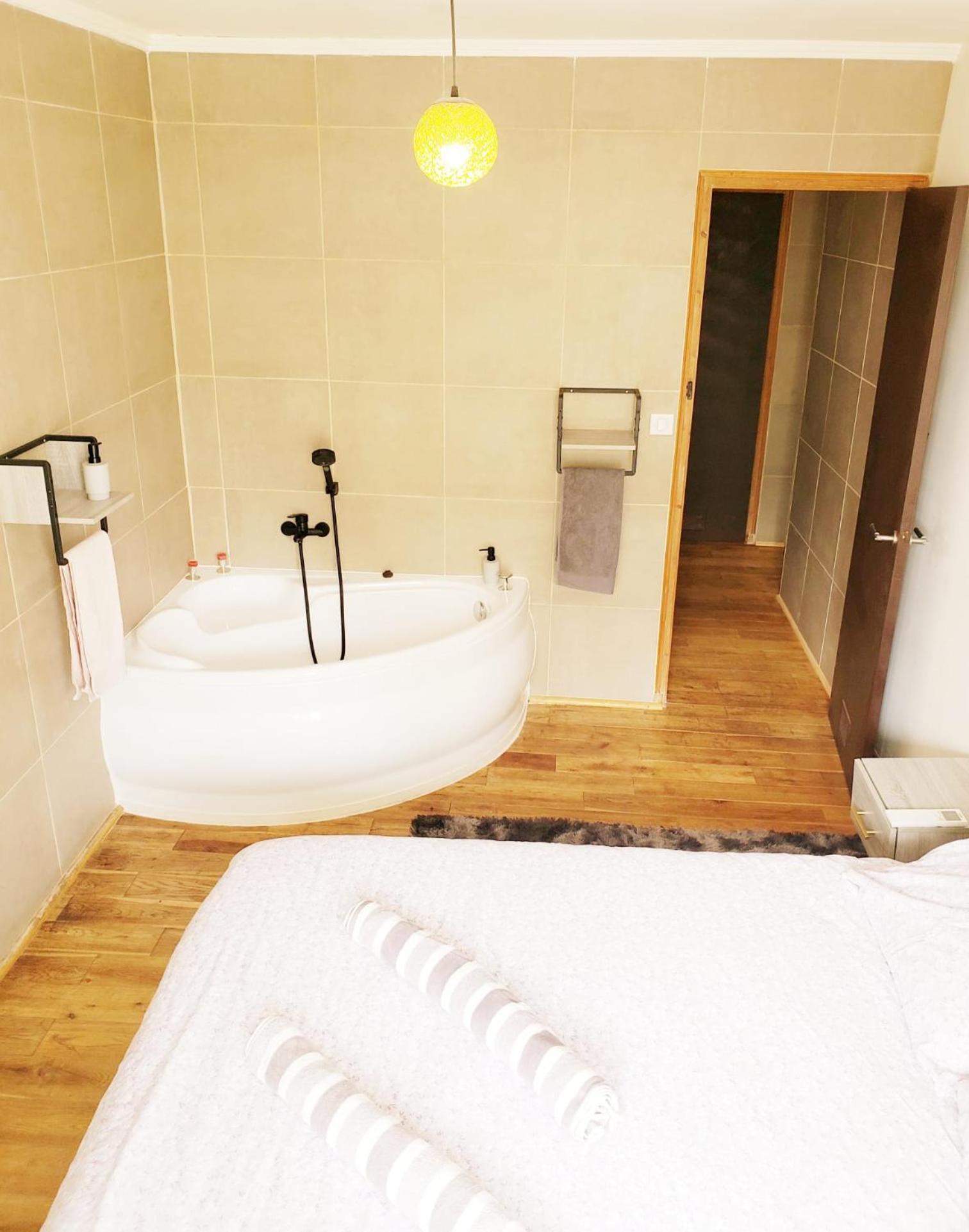 Suite From 1 To 6 - Bathtubs In Rooms - Air Conditioned Residential Appartement - Self-Arrival - Wifi - Netflix Disney - Kitchen - Laundry - Parking Avignon Exterior foto